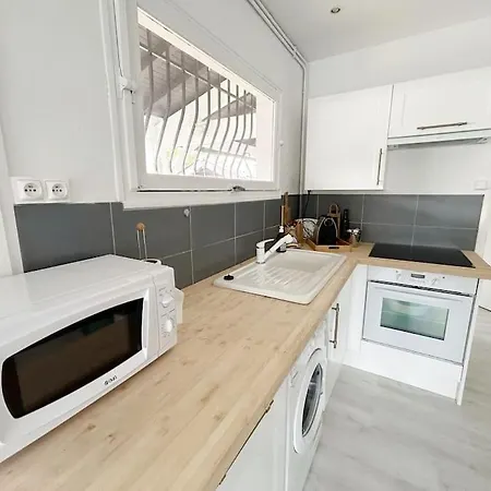 Hébergement de vacances Charmante Maison Avec Climatisation Pour 4 Personnes *