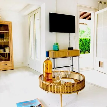 Charmante Maison Avec Climatisation Pour 4 Personnes Hébergement de vacances *